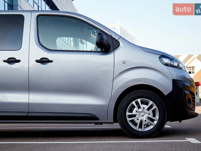 Серый Опель Виваро пасс., объемом двигателя 2 л и пробегом 110 тыс. км за 27000 $, фото 2 на Automoto.ua