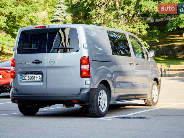Серый Опель Виваро пасс., объемом двигателя 2 л и пробегом 110 тыс. км за 27000 $, фото 11 на Automoto.ua