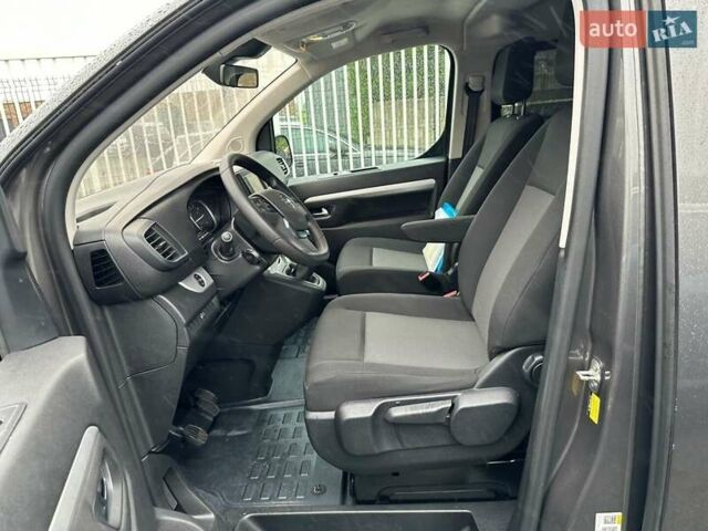 Серый Опель Виваро пасс., объемом двигателя 2 л и пробегом 107 тыс. км за 8000 $, фото 9 на Automoto.ua