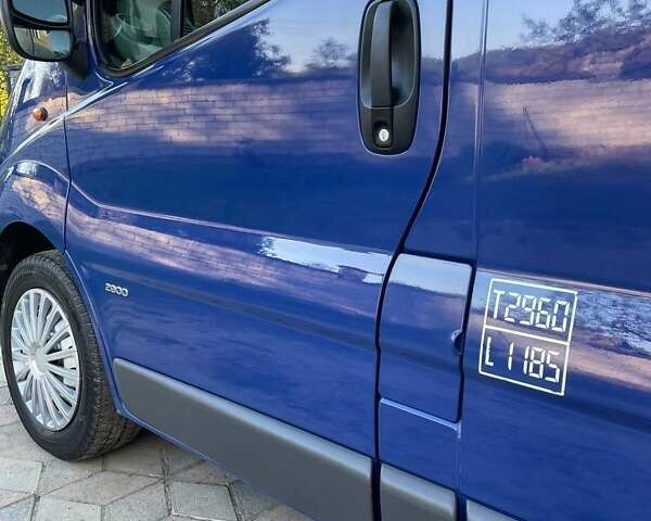 Синий Опель Виваро пасс., объемом двигателя 2 л и пробегом 350 тыс. км за 8500 $, фото 45 на Automoto.ua