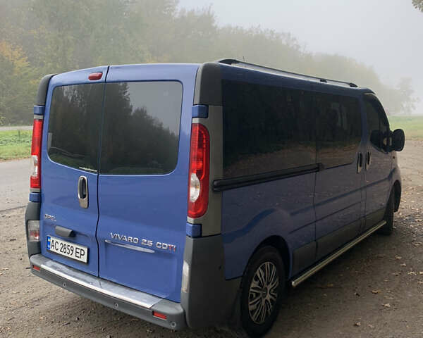 Синий Опель Виваро пасс., объемом двигателя 2.5 л и пробегом 340 тыс. км за 12500 $, фото 4 на Automoto.ua