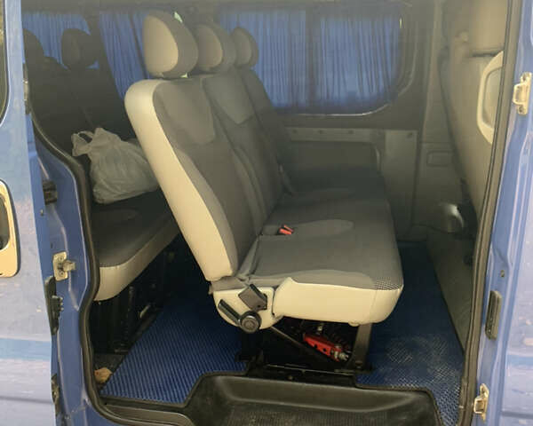 Синий Опель Виваро пасс., объемом двигателя 2.5 л и пробегом 340 тыс. км за 12500 $, фото 9 на Automoto.ua