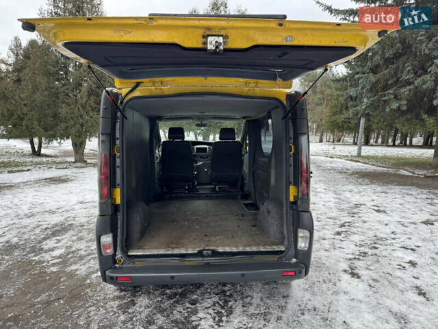 Жовтий Опель Віваро, об'ємом двигуна 1.87 л та пробігом 270 тис. км за 4999 $, фото 41 на Automoto.ua