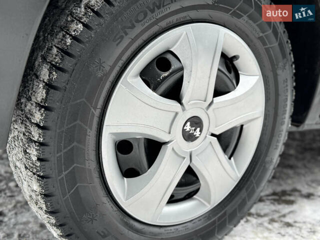 Жовтий Опель Віваро, об'ємом двигуна 1.87 л та пробігом 270 тис. км за 4999 $, фото 26 на Automoto.ua