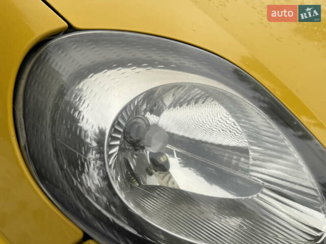 Жовтий Опель Віваро, об'ємом двигуна 1.87 л та пробігом 270 тис. км за 4999 $, фото 28 на Automoto.ua