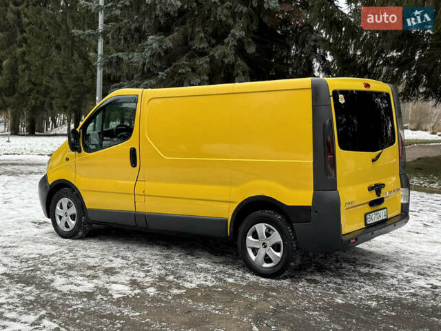 Жовтий Опель Віваро, об'ємом двигуна 1.87 л та пробігом 270 тис. км за 4999 $, фото 9 на Automoto.ua