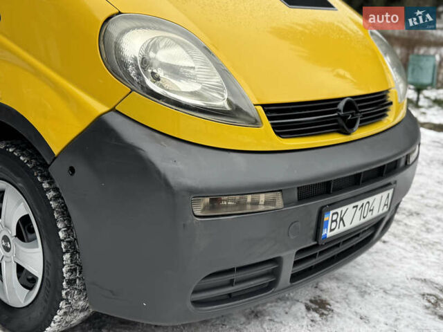 Жовтий Опель Віваро, об'ємом двигуна 1.87 л та пробігом 270 тис. км за 4999 $, фото 27 на Automoto.ua