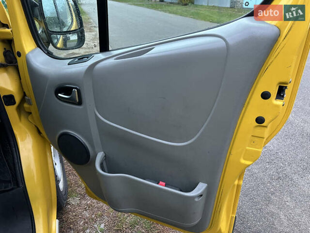 Жовтий Опель Віваро, об'ємом двигуна 2 л та пробігом 386 тис. км за 6990 $, фото 7 на Automoto.ua