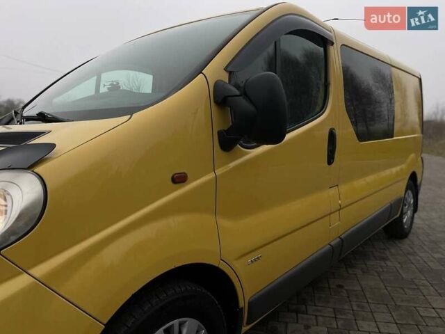 Желтый Опель Виваро, объемом двигателя 2 л и пробегом 272 тыс. км за 10700 $, фото 7 на Automoto.ua