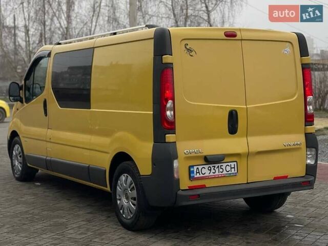Желтый Опель Виваро, объемом двигателя 2 л и пробегом 272 тыс. км за 10700 $, фото 10 на Automoto.ua