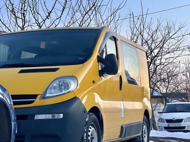 Желтый Опель Виваро, объемом двигателя 1.9 л и пробегом 286 тыс. км за 3500 $, фото 7 на Automoto.ua