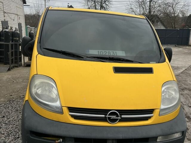 Желтый Опель Виваро, объемом двигателя 1.9 л и пробегом 286 тыс. км за 3500 $, фото 3 на Automoto.ua