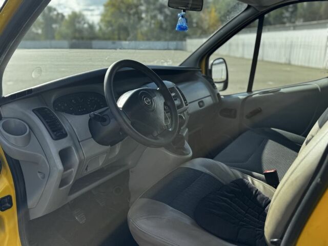 Желтый Опель Виваро, объемом двигателя 1.9 л и пробегом 233 тыс. км за 5100 $, фото 10 на Automoto.ua