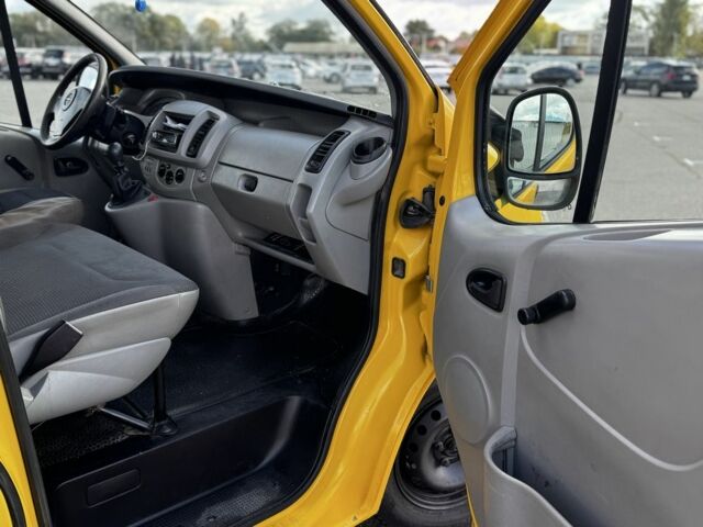 Желтый Опель Виваро, объемом двигателя 1.9 л и пробегом 233 тыс. км за 5100 $, фото 15 на Automoto.ua