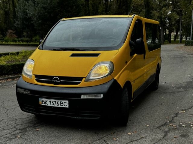 Желтый Опель Виваро, объемом двигателя 1.9 л и пробегом 233 тыс. км за 5350 $, фото 4 на Automoto.ua