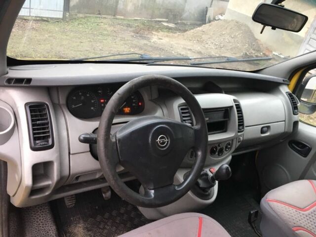 Жовтий Опель Віваро, об'ємом двигуна 0 л та пробігом 350 тис. км за 3599 $, фото 4 на Automoto.ua