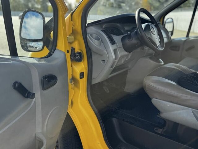 Желтый Опель Виваро, объемом двигателя 1.9 л и пробегом 233 тыс. км за 5100 $, фото 11 на Automoto.ua