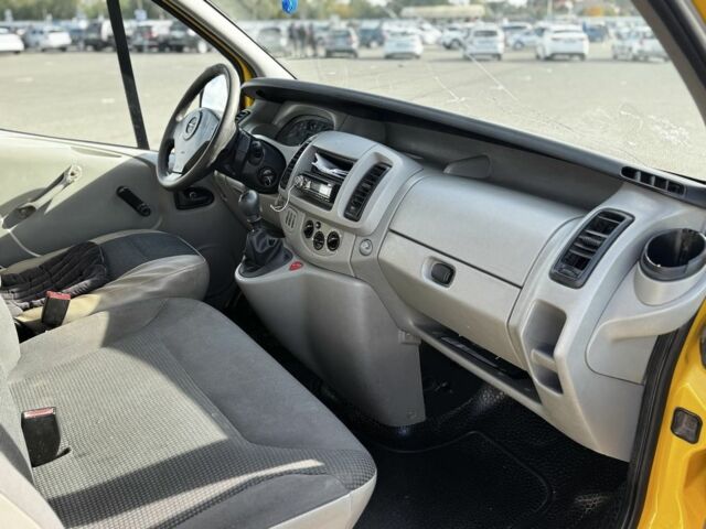 Желтый Опель Виваро, объемом двигателя 1.9 л и пробегом 233 тыс. км за 5100 $, фото 13 на Automoto.ua