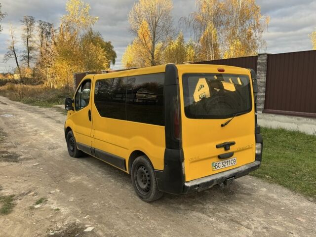 Желтый Опель Виваро, объемом двигателя 1.9 л и пробегом 250 тыс. км за 4500 $, фото 3 на Automoto.ua