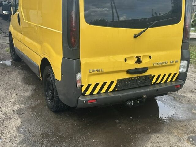 Желтый Опель Виваро, объемом двигателя 1.9 л и пробегом 230 тыс. км за 3400 $, фото 9 на Automoto.ua