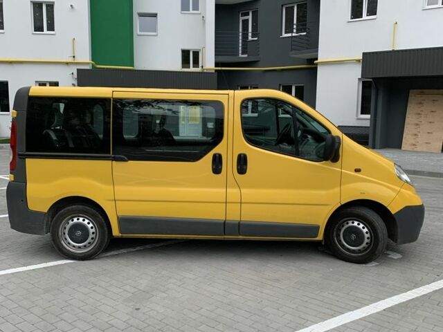Жовтий Опель Віваро, об'ємом двигуна 2 л та пробігом 210 тис. км за 8500 $, фото 4 на Automoto.ua