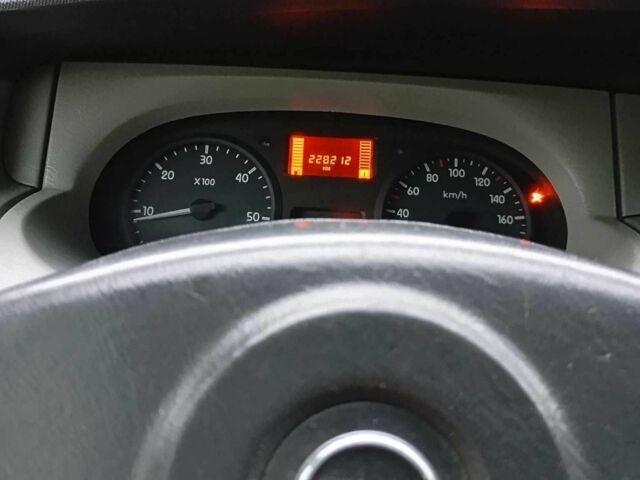 Желтый Опель Виваро, объемом двигателя 2 л и пробегом 228 тыс. км за 6500 $, фото 10 на Automoto.ua