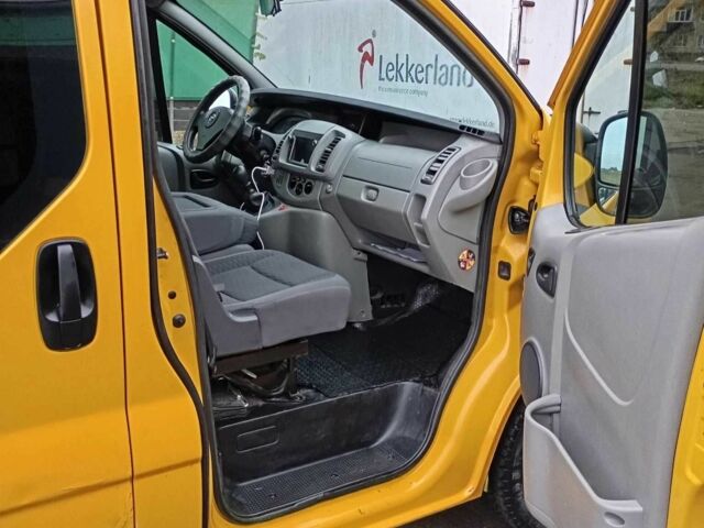 Желтый Опель Виваро, объемом двигателя 2 л и пробегом 228 тыс. км за 6500 $, фото 5 на Automoto.ua