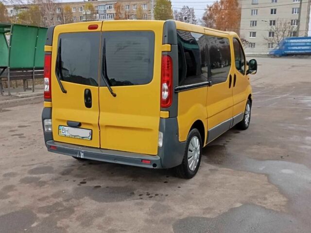 Желтый Опель Виваро, объемом двигателя 2 л и пробегом 228 тыс. км за 6500 $, фото 3 на Automoto.ua