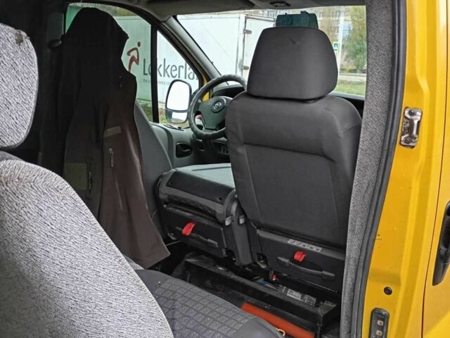 Желтый Опель Виваро, объемом двигателя 2 л и пробегом 228 тыс. км за 6500 $, фото 8 на Automoto.ua