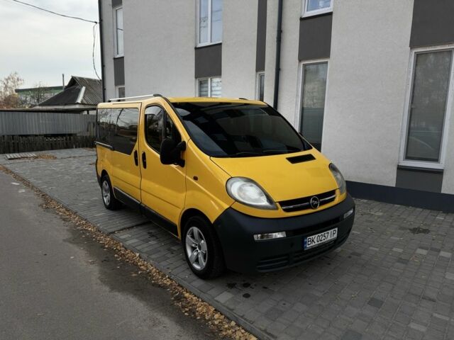 Желтый Опель Виваро, объемом двигателя 1.9 л и пробегом 320 тыс. км за 6600 $, фото 3 на Automoto.ua