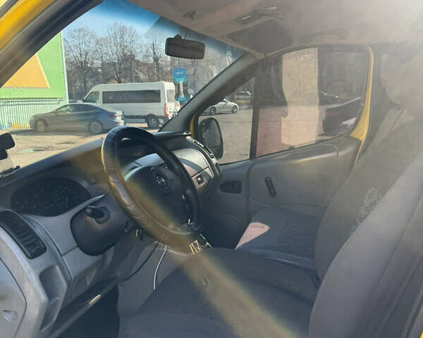 Желтый Опель Виваро, объемом двигателя 1.87 л и пробегом 316 тыс. км за 7200 $, фото 10 на Automoto.ua