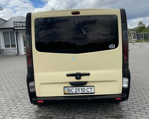 Жовтий Опель Віваро, об'ємом двигуна 1.9 л та пробігом 410 тис. км за 6600 $, фото 5 на Automoto.ua