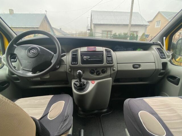 Жовтий Опель Віваро, об'ємом двигуна 1.9 л та пробігом 180 тис. км за 7100 $, фото 6 на Automoto.ua