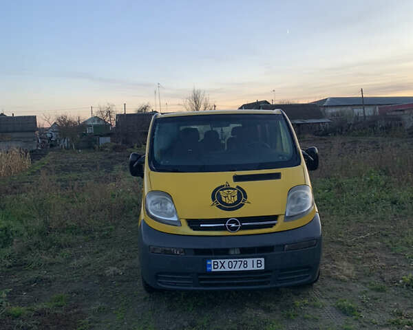 Желтый Опель Виваро, объемом двигателя 1.87 л и пробегом 265 тыс. км за 5700 $, фото 1 на Automoto.ua