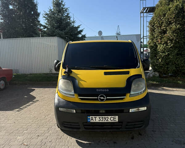 Желтый Опель Виваро, объемом двигателя 1.87 л и пробегом 316 тыс. км за 7200 $, фото 7 на Automoto.ua