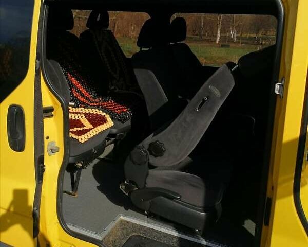 Жовтий Опель Віваро, об'ємом двигуна 2.5 л та пробігом 288 тис. км за 7500 $, фото 8 на Automoto.ua