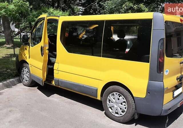 Желтый Опель Виваро, объемом двигателя 1.87 л и пробегом 250 тыс. км за 6500 $, фото 8 на Automoto.ua