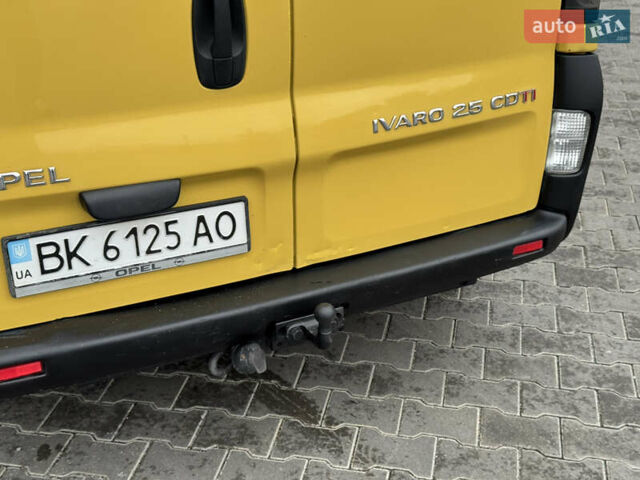 Жовтий Опель Віваро, об'ємом двигуна 2.46 л та пробігом 280 тис. км за 6999 $, фото 10 на Automoto.ua