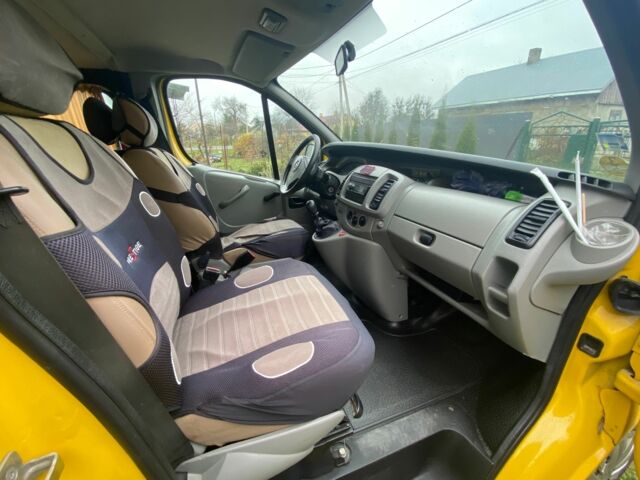 Жовтий Опель Віваро, об'ємом двигуна 1.9 л та пробігом 180 тис. км за 7100 $, фото 5 на Automoto.ua