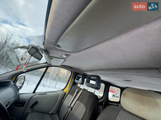 Жовтий Опель Віваро, об'ємом двигуна 1.9 л та пробігом 210 тис. км за 6999 $, фото 32 на Automoto.ua