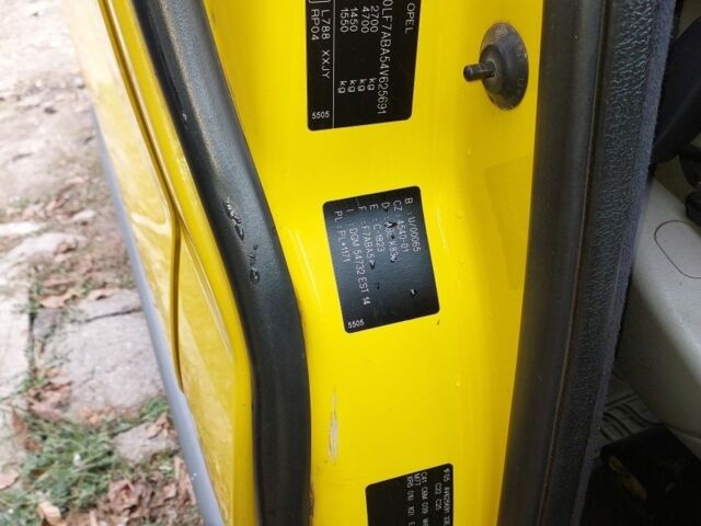 Жовтий Опель Віваро, об'ємом двигуна 0 л та пробігом 298 тис. км за 6800 $, фото 12 на Automoto.ua