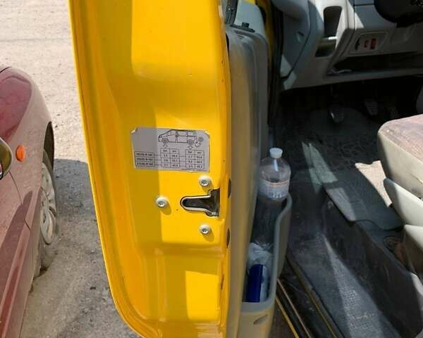 Желтый Опель Виваро, объемом двигателя 1.9 л и пробегом 220 тыс. км за 7990 $, фото 19 на Automoto.ua