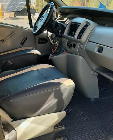 Желтый Опель Виваро, объемом двигателя 1.87 л и пробегом 197 тыс. км за 6200 $, фото 5 на Automoto.ua