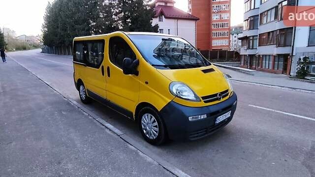 Желтый Опель Виваро, объемом двигателя 1.9 л и пробегом 358 тыс. км за 6200 $, фото 2 на Automoto.ua