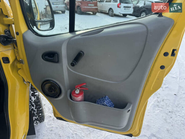 Жовтий Опель Віваро, об'ємом двигуна 1.9 л та пробігом 210 тис. км за 6999 $, фото 36 на Automoto.ua