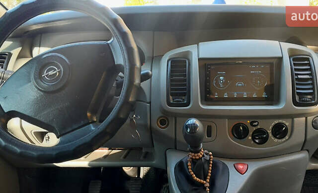 Желтый Опель Виваро, объемом двигателя 1.87 л и пробегом 197 тыс. км за 6200 $, фото 8 на Automoto.ua