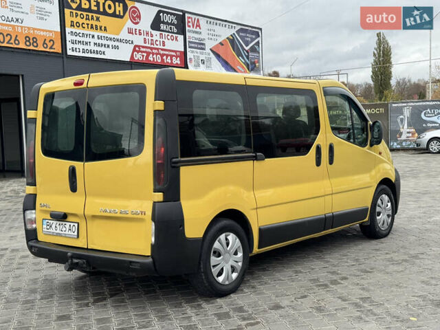 Жовтий Опель Віваро, об'ємом двигуна 2.46 л та пробігом 280 тис. км за 6999 $, фото 6 на Automoto.ua