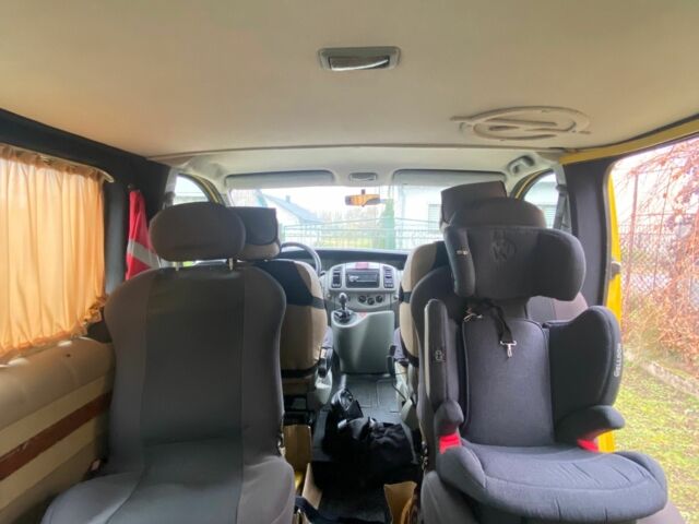 Жовтий Опель Віваро, об'ємом двигуна 1.9 л та пробігом 180 тис. км за 7100 $, фото 7 на Automoto.ua