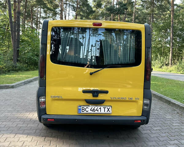 Желтый Опель Виваро, объемом двигателя 1.87 л и пробегом 331 тыс. км за 5500 $, фото 4 на Automoto.ua