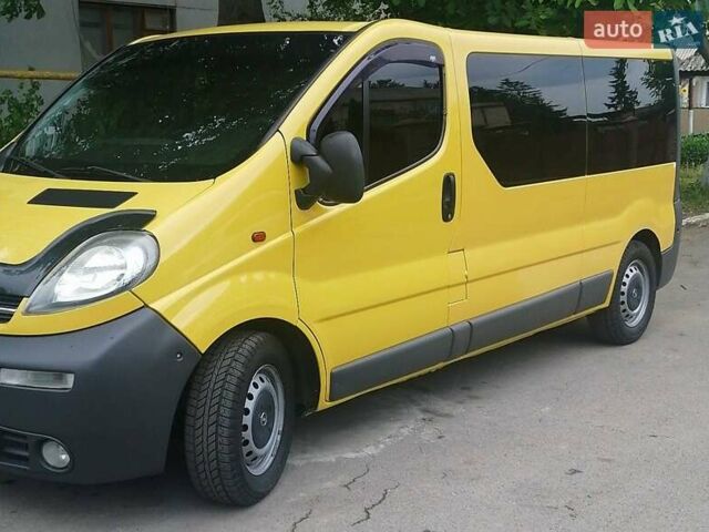 Жовтий Опель Віваро, об'ємом двигуна 2.5 л та пробігом 288 тис. км за 7500 $, фото 1 на Automoto.ua